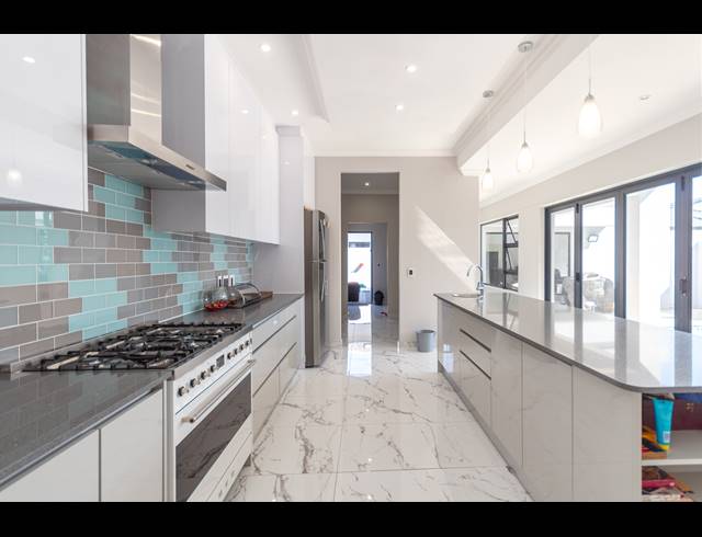 5 BEDROOM FREEHOLD FOR SALE IN SAGEWOOD
